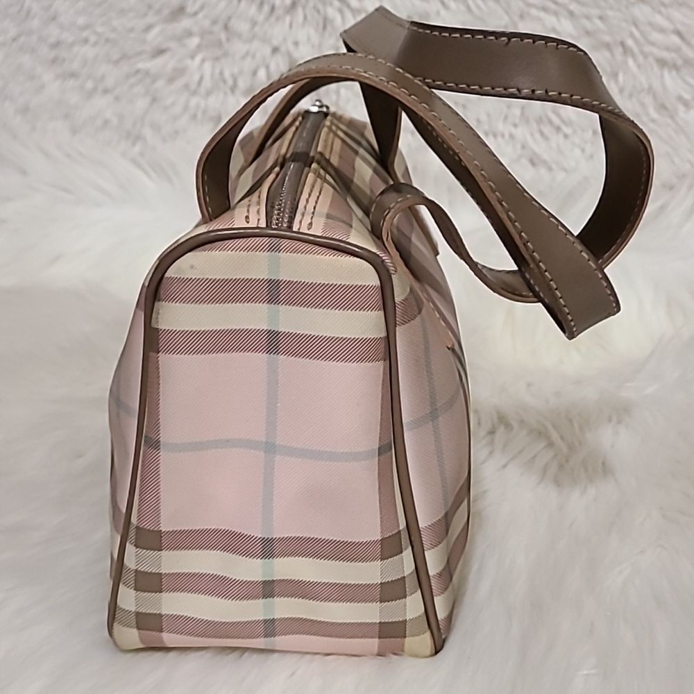 💯 Authentic Burberry Handbag 🍀 - Picture 4 of 12